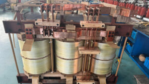 Selección de transformadores para proyectos mineros en Perú: altitud, sistemas de 60 Hz y logística in situ 4 Fabricación de bobinados de alta tensión para un transformador minero