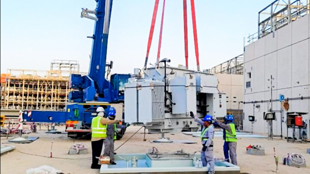 Case Study of Saudi Arabia 2500kVA Oil-Immersed Transformer Project: EPC High-Temperature Environment Selection and Long-Term Operation Optimization Experience 11 5 Transformer Installation Saudi EPC Site